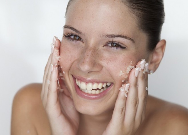 Les astuces pour faire un gommage de la peau au naturel